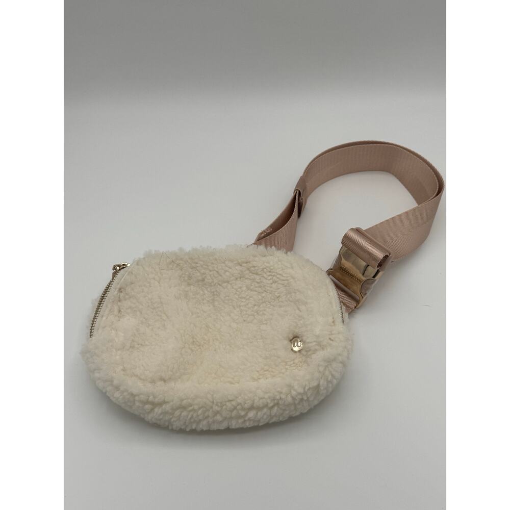 Wantable white fleece hip/crossbody belt bag